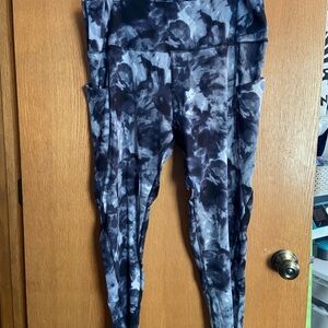 Black and Gray Tie Dye Patterned Leggings